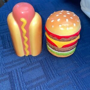 JSNY Hamburger Hotdog Hard Plastic Salt and Pepper Shakers Colorful Picnic